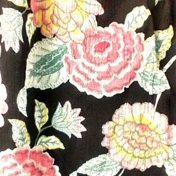 TORRID Women's  New Black Paisley Floral Gauzy Shorts. - Picture 2 of 10